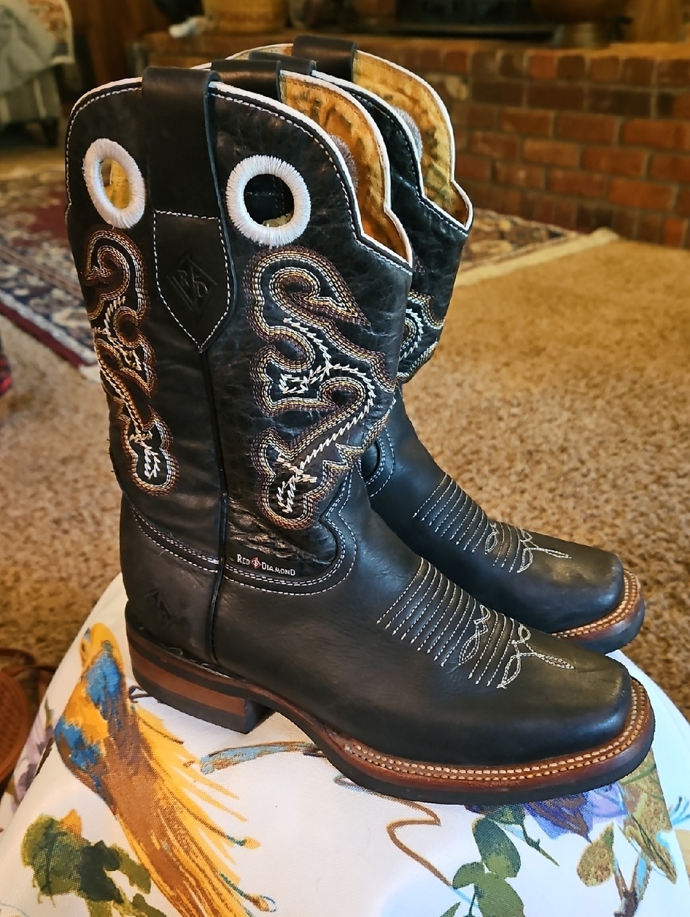 Red Diamond Black Leather Cowboy Boots with Tan & White Embroidery Big Kids Sz 4